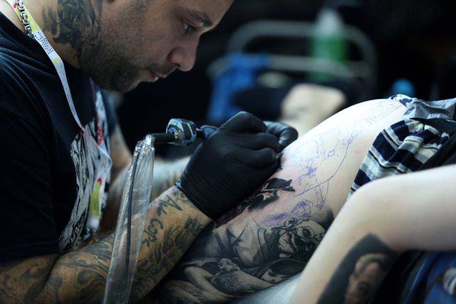 Bore se za najbolju tetovažu: 'Žene daleko bolje podnose bol'