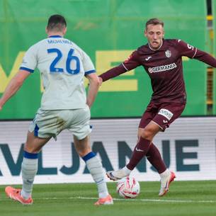 Dumba pornosida ogriqdan emaklash