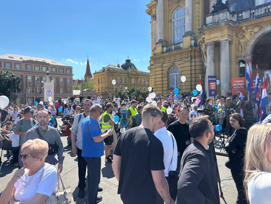 Thompsonova supruga na 'Hod za život' nosila Louis Vuitton torbicu, evo koliko ona košta