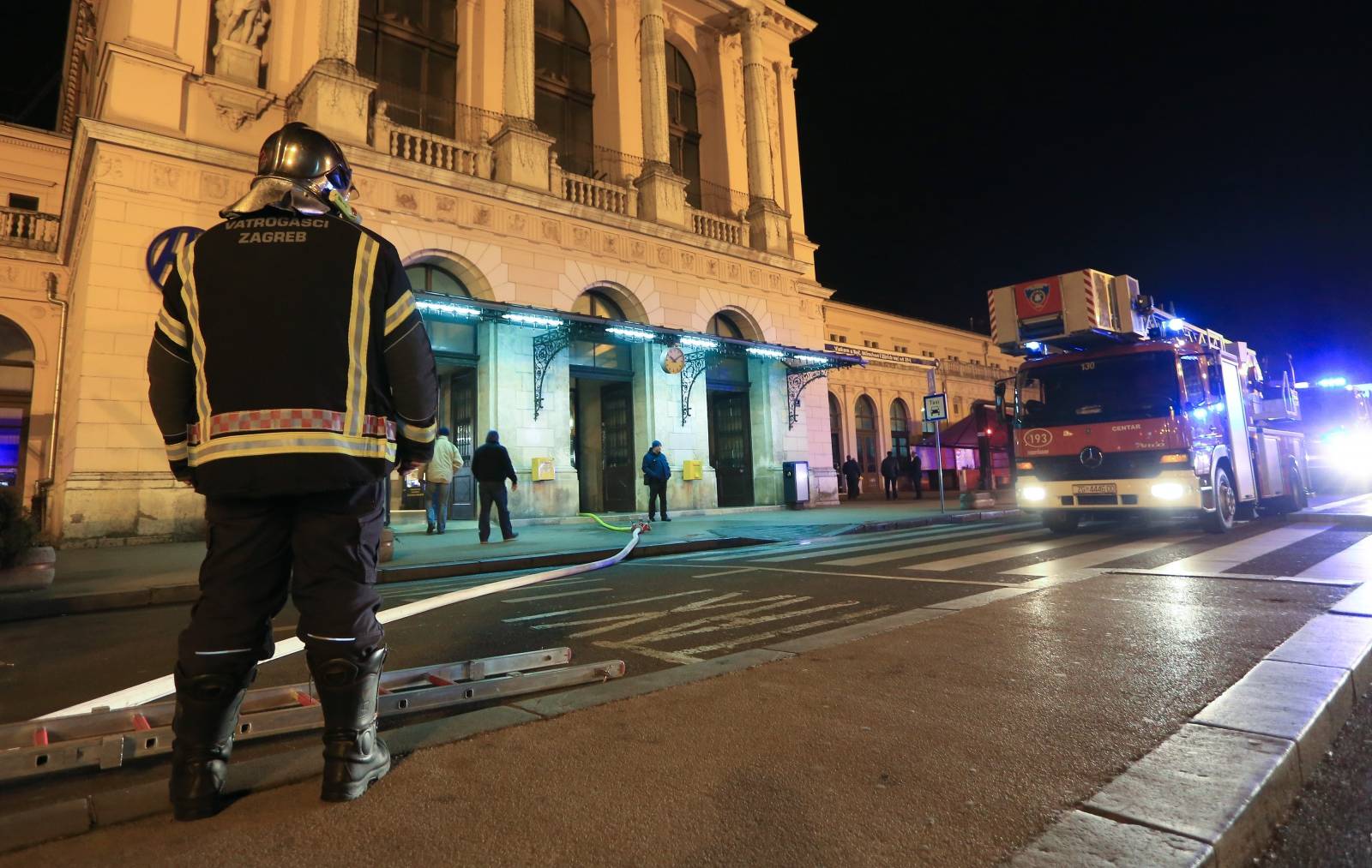 Zagreb: Vatrogasci gase poÅ¾ar na Glavnom kolodvoru