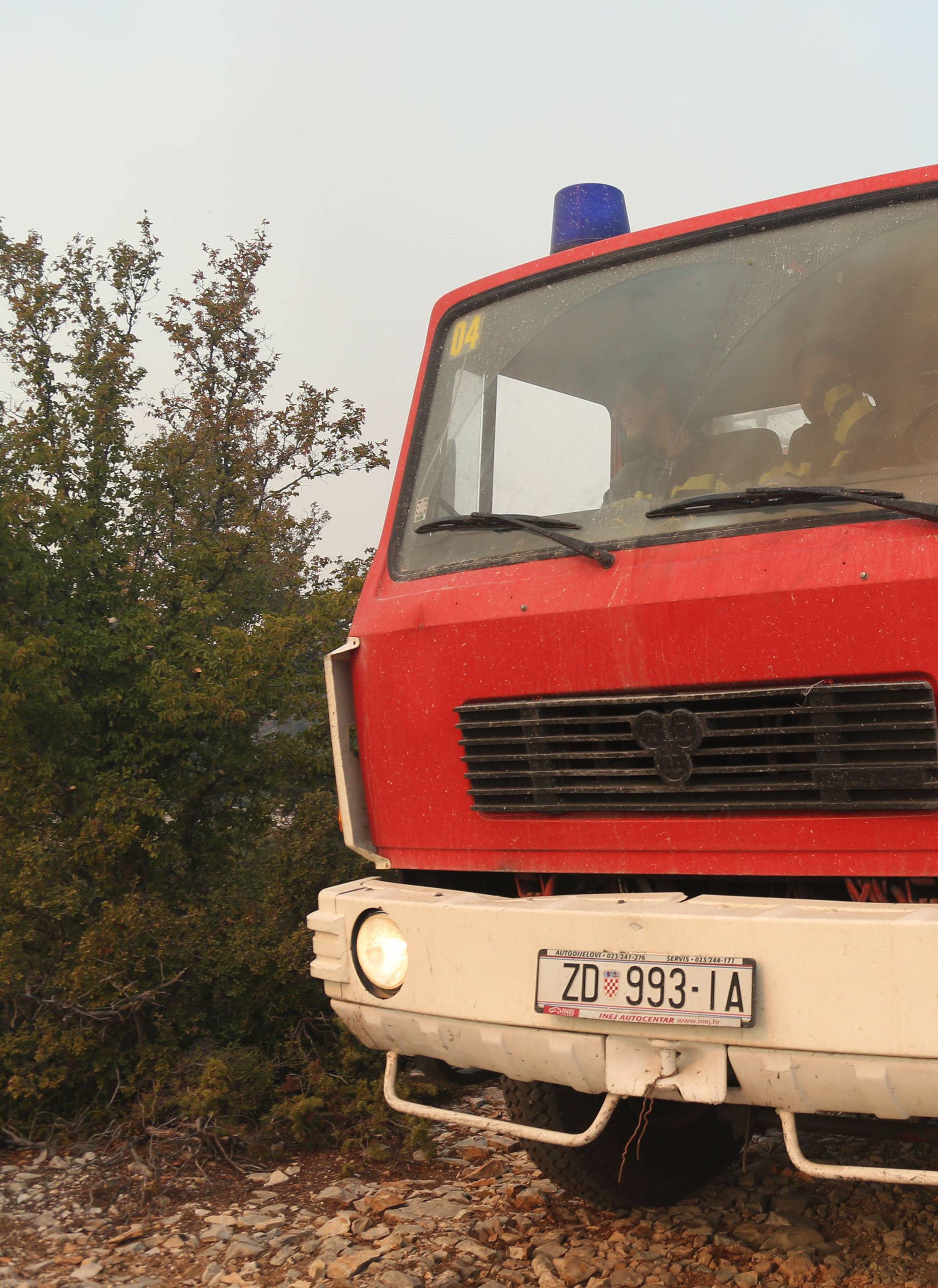 Evakuirali stanovnike sela kod Drniša: 'Ovo je velika nesreća'