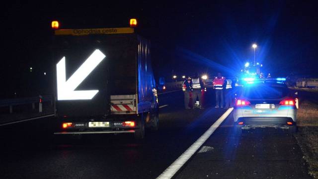 Užas na autocesti kod Ogulina: Kotač otpao s kamiona, naletio vozač s djetetom. Teže ozlijeđen
