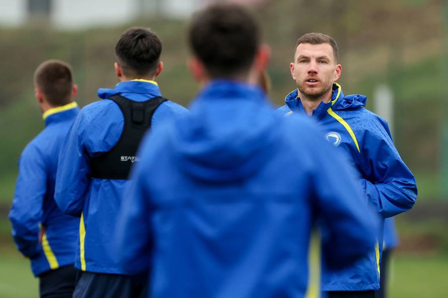 Sarajevo: Trening nogometne reprezentacija BiH uoči finalne utakmice doigravanja za Svjetsko prvenstvo