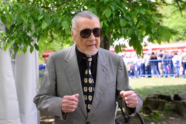 Proslava Međunarodnog praznika rada u Maksimiru, građane zabavljali Zdenka Kovačiček, Drago Diklić i Jimmy Stanić