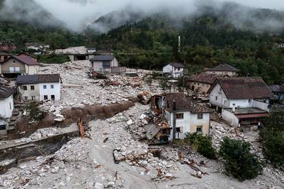 FOTO Jablanica, dan poslije: Ovo su prizori užasa iz zraka, kamenje je zatrpalo kuće