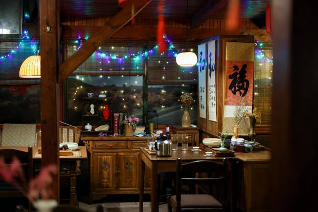 Zagreb: Kineski restoran i čajana Jing Yuan Teahouse u Gajnicama