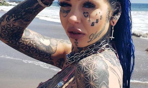 Svojih 600 tetova&zcaron;a pokazivala je u bikiniju, ali sada ih mora ukloniti: 'Otkazuje mi tijelo...'