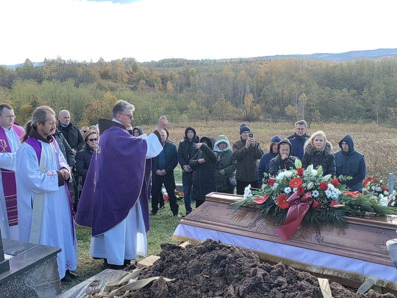 Pokopan je Marko Mišić, povratnik koji je preminuo nakon što je teško pretučen