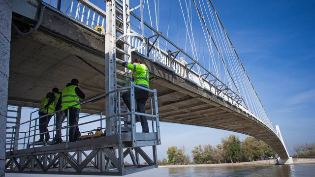 Nakon 36 godina: Prije obnove pregledavaju most  u Osijeku