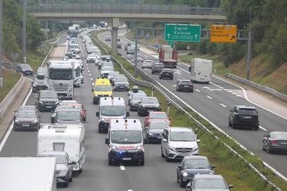 FOTO  Naoružajte se strpljenjem! Kilometarske kolone put mora