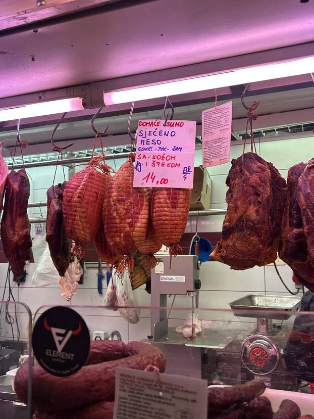 FOTO Građani šokirani! Za kilu janjetine 20 eura, rajčice po 7, a orada na Dolcu čak 28 eura