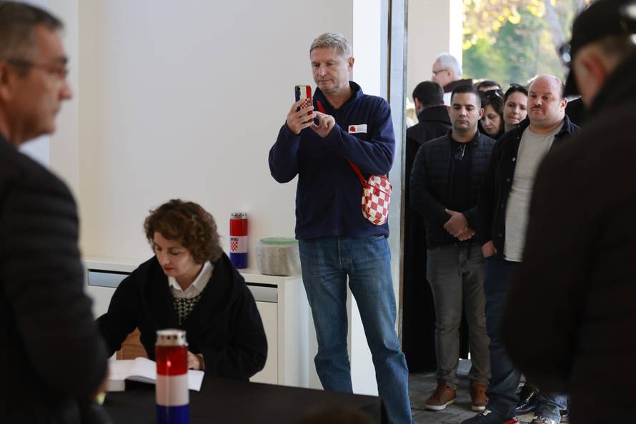 Vukovar:  Posljednji ispraćaj  Jean-Michela Nicoliera