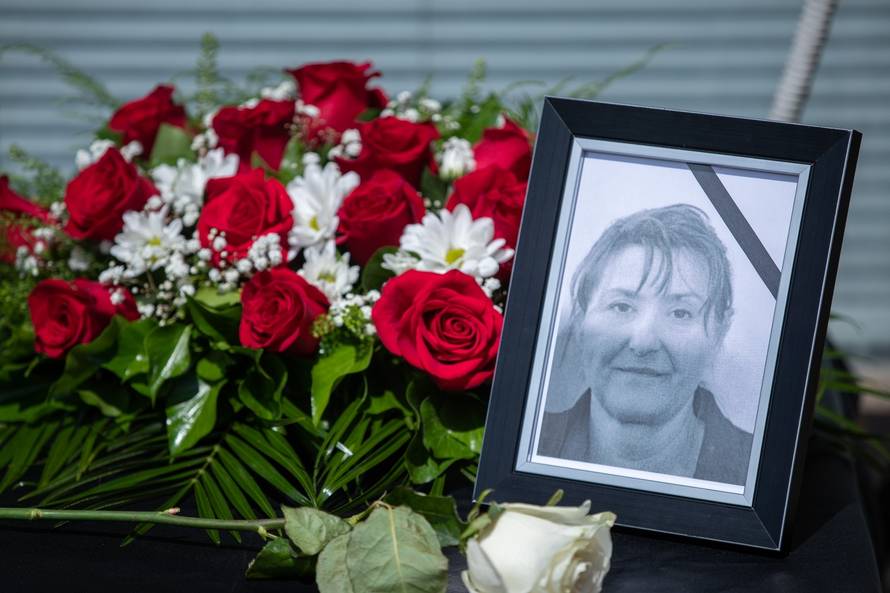 Zagreb: Prosvjed socijalnih radnika nakon juÄeraÅ¡njeg ubojstva njihove kolegice u Äakovu