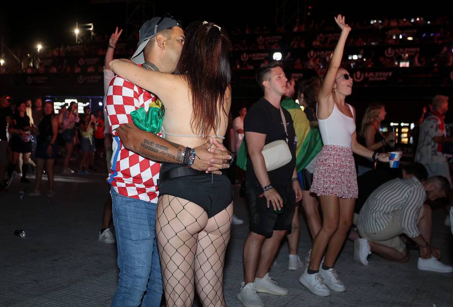 Split: Prvi koji su ušli na Ultru čekaju prve nastupe DJ-a