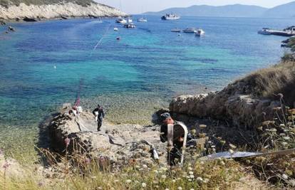 Na Biševu ostali žedni: MORH im je dopremio 250 tona vode