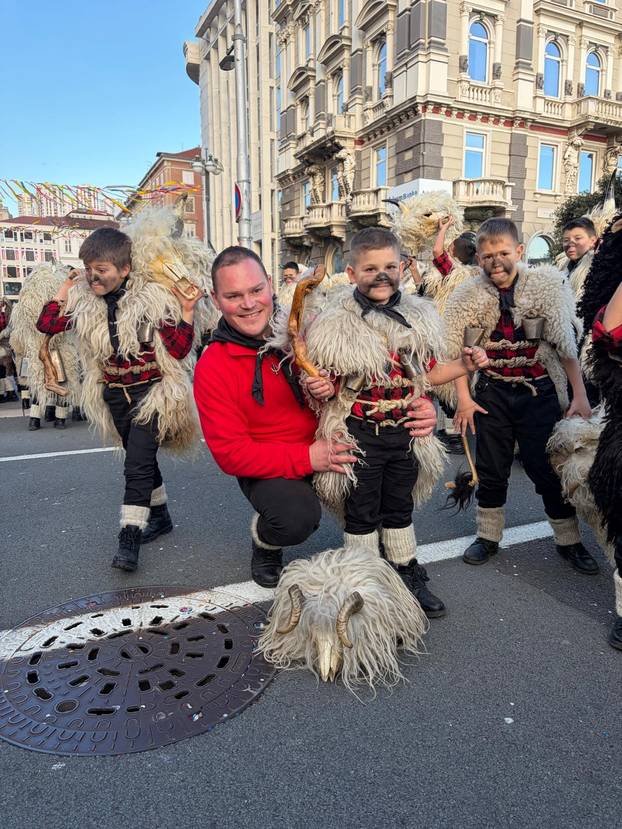 FOTO Najslađa galerija danas - Riječkim karnevalom prošetalo tisuće maškara