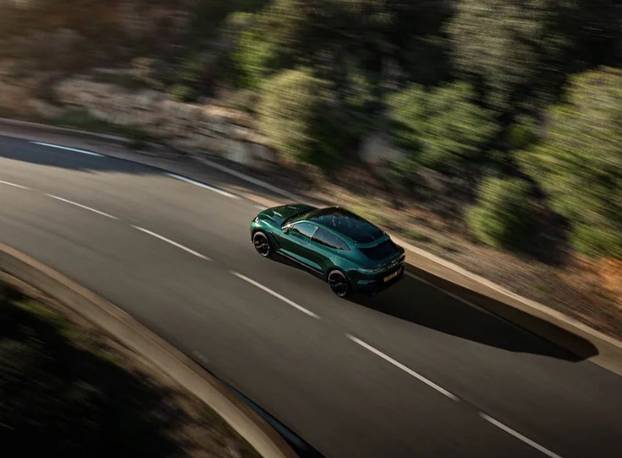 FOTO Mijenja ime na dresu, ali i aute, kao čarape! Pogledajte impresivnu Haalandovu garažu