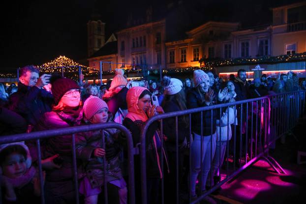 Tajči nastupala na Adventu u Samoboru
