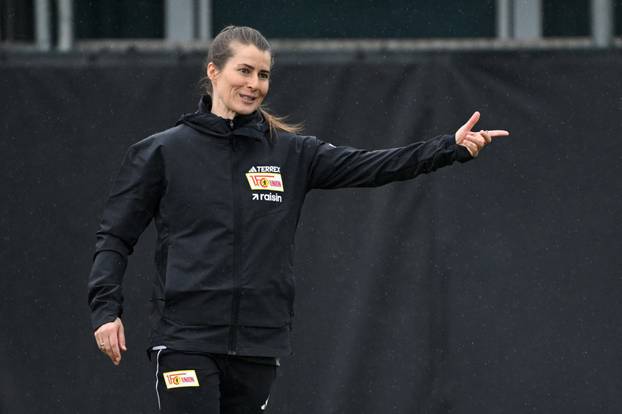1. FC Union Berlin Training -  Interim coach Marie-Louise Eta leads training session