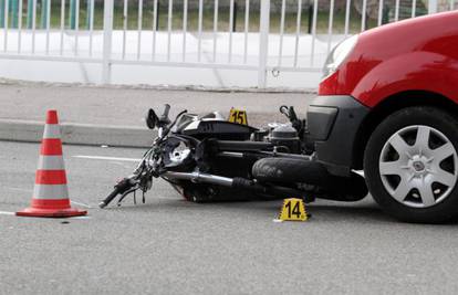 U teškoj prometnoj nesreći u Rijeci poginuo motociklist (19)