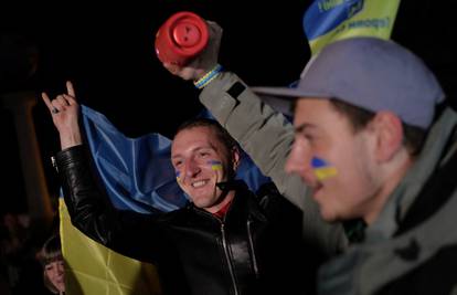 Veliko slavlje u Hersonu se nastavlja! Ukrajinska vojska: 'Jedan narod, zemlja i borba'