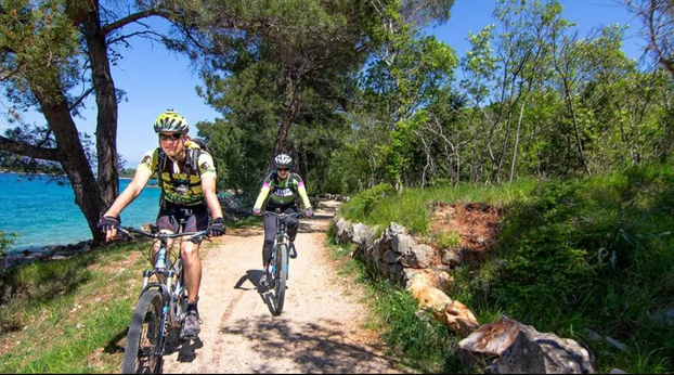 30 najboljih kampova na našim otocima - užitak pod zvijezdama