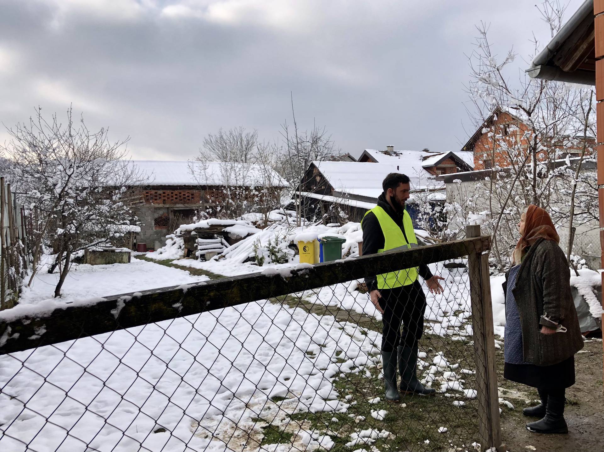 Dan i noć s volonterima: 'Došli smo baki koju nisu posjetili ni da joj previju rane. Plakao sam'