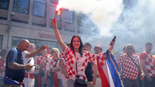 Rotterdam: Navijači u gradu prije utakmice Hrvatske i Nizozemske