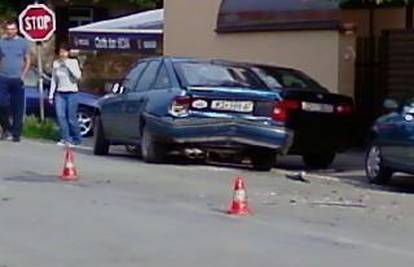 Pijan Mercedesom uništio tri auta i pokušao pobjeći