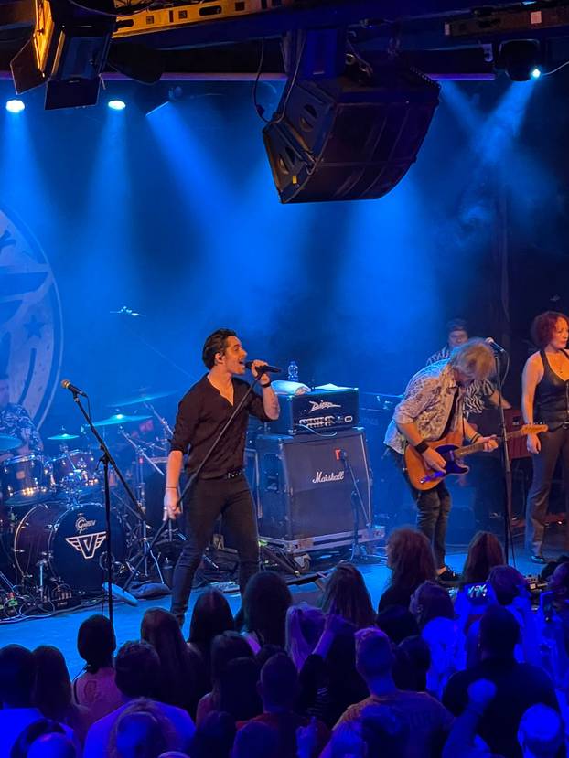 Parni Valjak i novi pjevač Igor raspametili Ljubljanu: 'Zelo dobra zurka! Tu nam je super!'