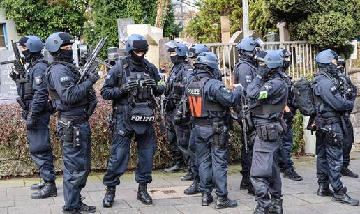 Selo u Njemačkoj završilo pod blokadom: U kući pronašli tri tijela, policija traga za ubojicom