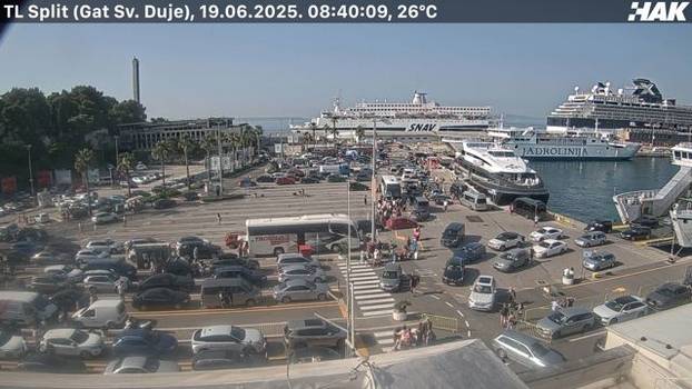 FOTO Zagužvalo na hrvatskim autocestama, gužve na granici: Pogledajte kolike su kolone...