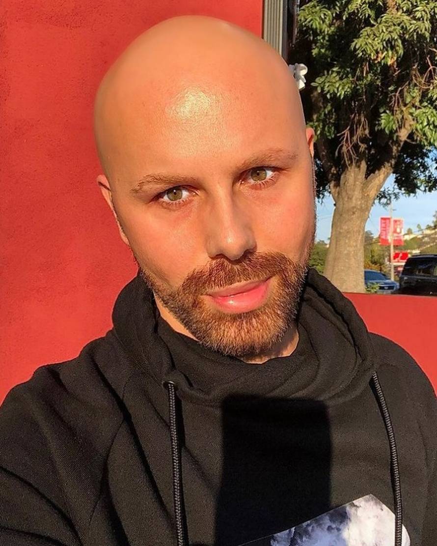 Govorio da je u vezi s Hanom Hadžiavdagić, a sad s dečkom dizajnira torbe. Cijena? 4200 kn