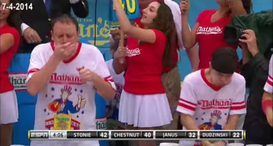 Pobjeda u jedenju hot-dogova: U 10 minuta pojeo 61