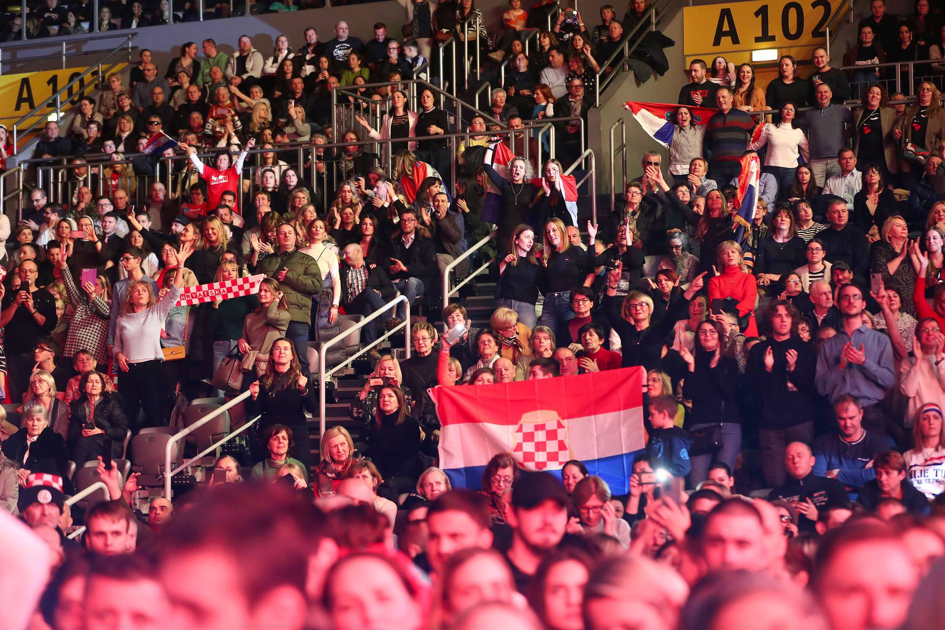 Zagreb: Veliki koncert Laudato TV-a pod nazivom "Domu mom" u Areni