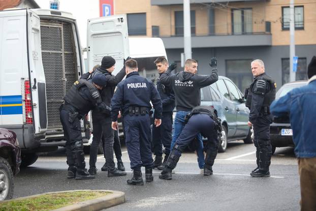 Zagreb: Redovno postupanje policije  uoči utakmice Hajduk - Dinamo 