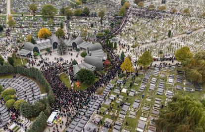 Sarajevo tuguje: Tisuće ljudi se oprostilo od Halida Bešlića...