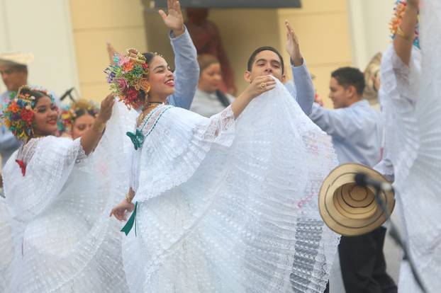 Medunarodni festival folklora u Karlovcu