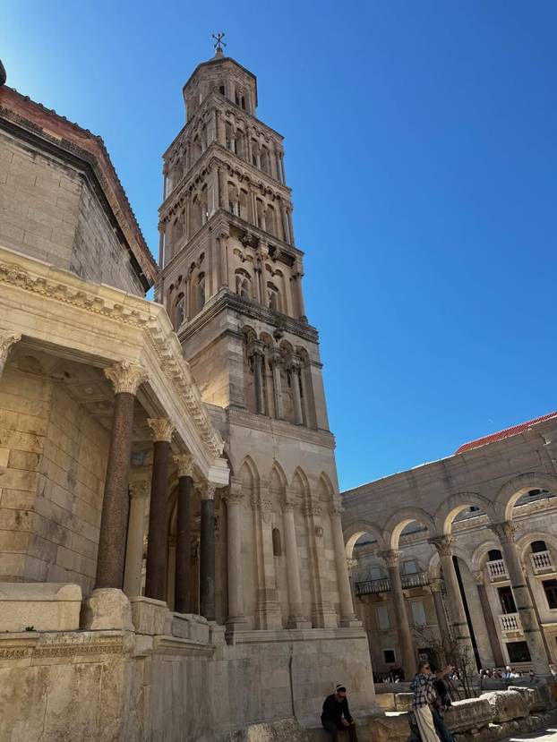 FOTO Evo kako su naši poznati proveli Uskrs: Neki bili na špici, drugi pokazali sređene domove