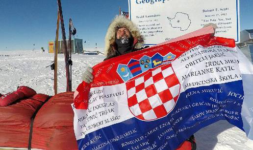 Rostuhar stigao na Južni pol nakon 47 dana pješačenja