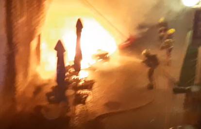 Nema mira u Kaštelima: Nakon ubojstva, noćas su gorjeli auti