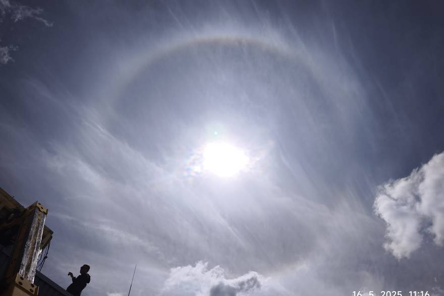 Na nebu iznad Zagreba na kratko se pojavio optički fenomen "halo"