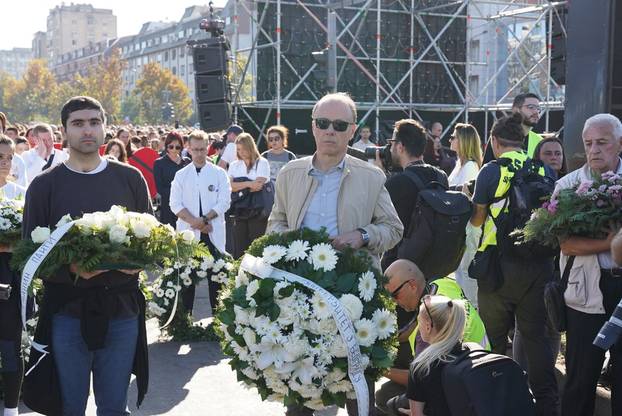Novi Sad utihnuo na 16 minuta za sve poginule u nesreći u padu nadstrešnice