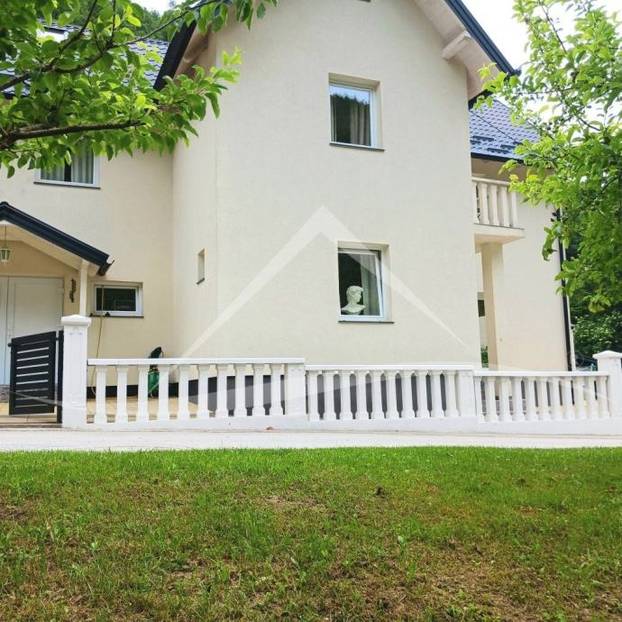 FOTO Vila kod Jastrebarskog je hit! 'Dobijete i potočić, rakove i mini ponije'. Pogledajte cijenu