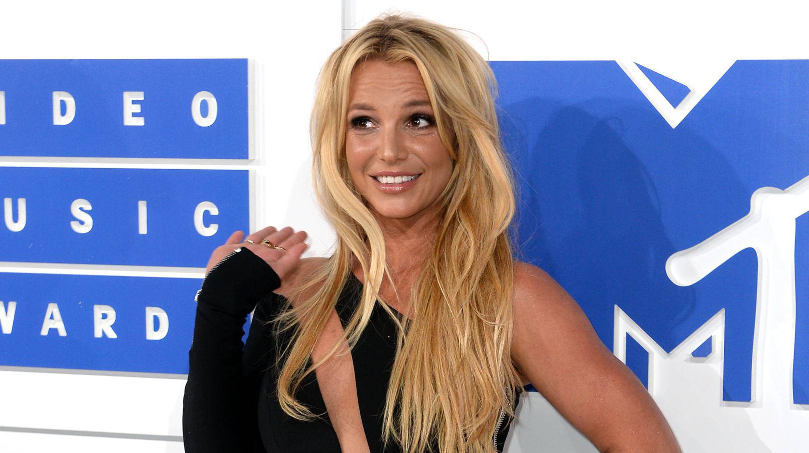 Britney Spears allegedly hit by security guard