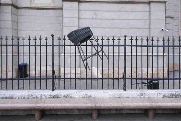 Zagreb:  Vandalizirana ulazna vrata i dvorište pravoslavne crkve na Cvjetnom trgu