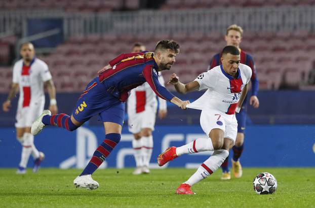 Champions League - Round of 16 First Leg - FC Barcelona v Paris St Germain