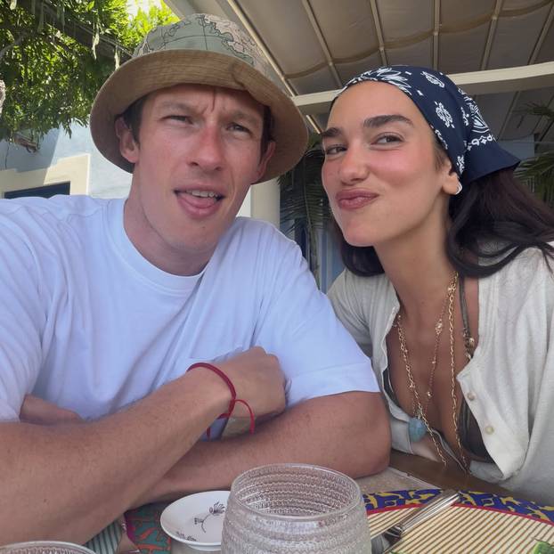 FOTO Dua Lipa otkrila trenutke s medenog mjeseca: Evo kako njoj i suprugu 'stoji' bračni život