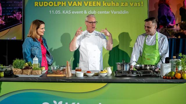 Slavni kuhar Rudolph van Veen je u Varaždinu pripremio pileće ražnjiće s umakom od čokolade