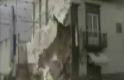 Zgrada se srušila na promatrače u Portugalu